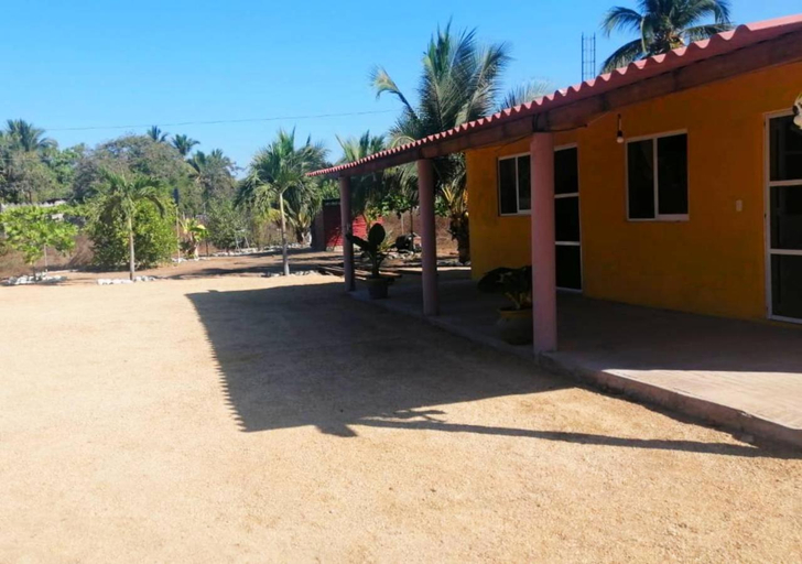 Others 4, Villa del Sol, Petatlán
