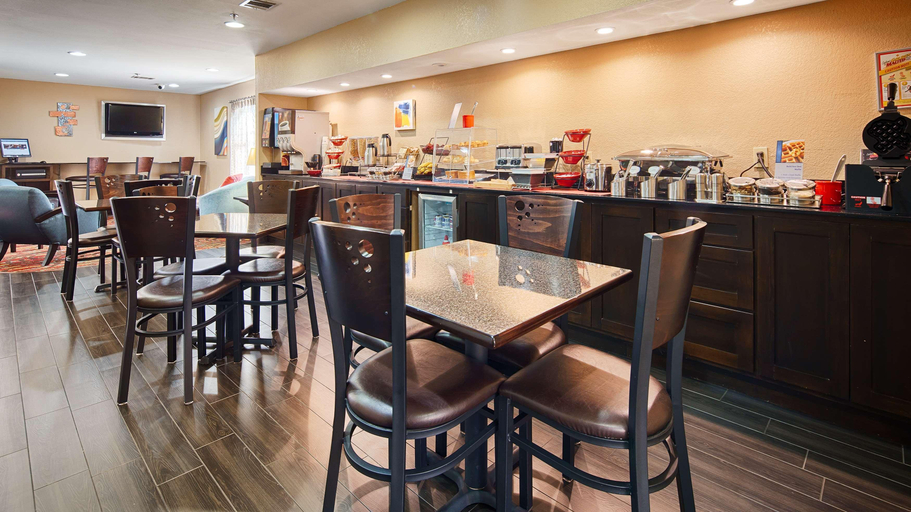 Food & Drinks 5, Best Western Cedar Inn, Williamson