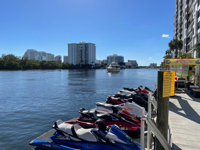 Others 4, Waterview Condo- Spacious 2 bedroom - Central - Steps to Beach, Broward