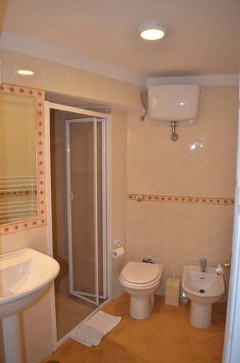 Bathroom 3, Residence Le Terrazze, Napoli