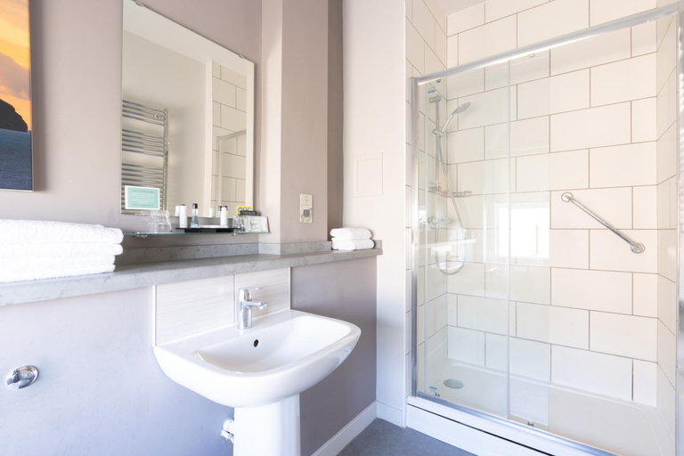 Bathroom 4, The Grand Atlantic Hotel, North Somerset