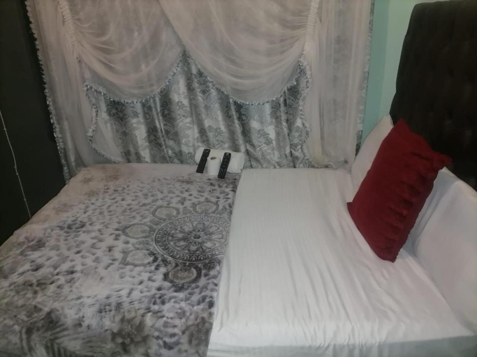 Others 5, Guest room florida, City of Johannesburg