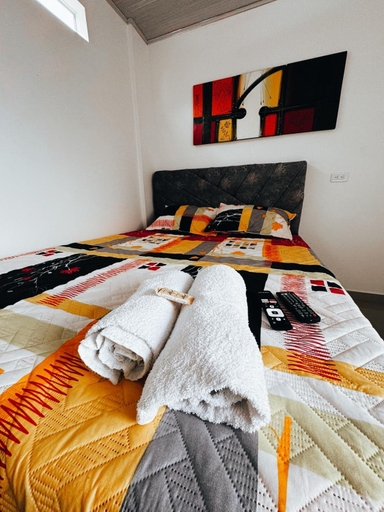 Others 3, A habitacion con bano privado, Santafé de Bogotá