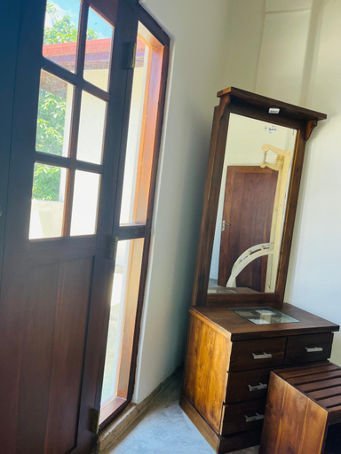 Others 5, whitecottagegalle, Galle Four Gravets