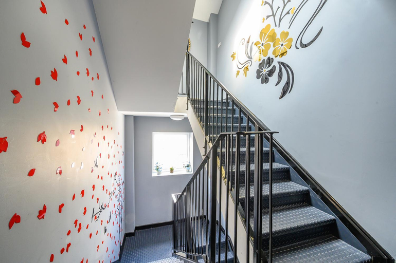 Others 3, -RA 2F 421- For your Relaxed,Cosy stay,Parking, Kirklees
