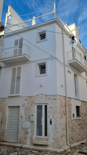 Others 2, Casa Apula, Bari