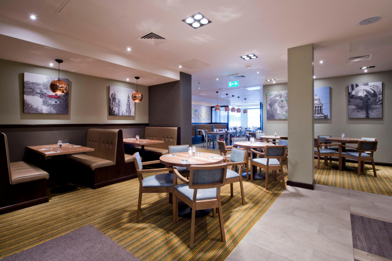Food & Drinks 5, Premier Inn Leeds Cc - Whitehall Road, Leeds