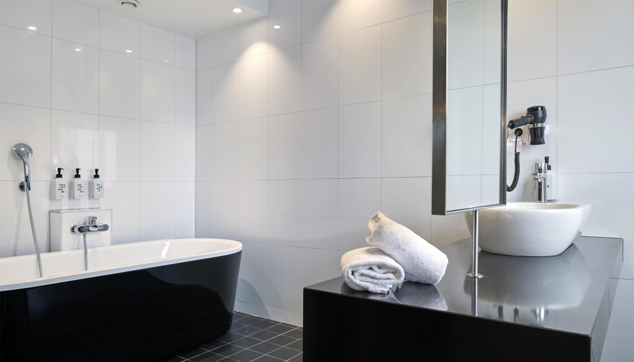 Bathroom 4, Scandic Malmen Stockholm, Stockholm