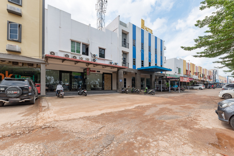 Exterior & Views 2, Urbanview Trans Hotel Batam by RedDoorz, Batam