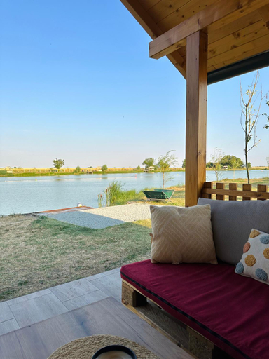 Others 5, Golden Carp Lake, Ruma