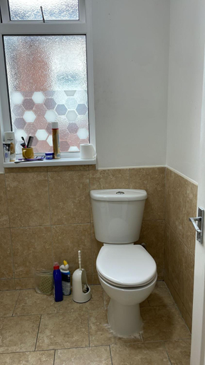 Bathroom 5, 305 High Town Road, Luton