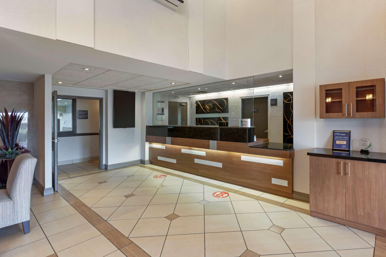 Public Area 2, Best Western Plus Burlington Inn & Suites, Halton
