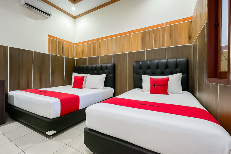 Bedroom 5, RedDoorz @ Hotel Mutiara Kuningan, Kuningan