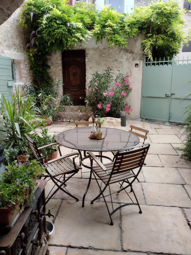 Others 5, Chez les filles, Gard