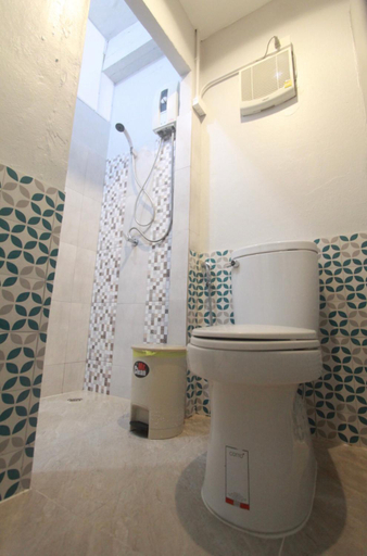 Bathroom, Ler Hostel 65, Ko Samui