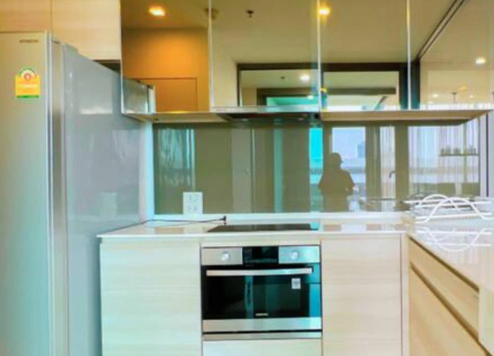 Others 2, BTS Wongwienyai 2B2B, Khlong San