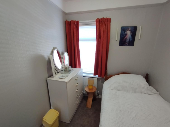 Others 5, Homely Wee House, Belfast