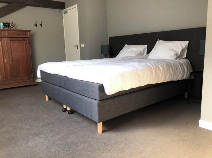 Bedroom 3, De Pastorie Bed & Breakfast, Roermond