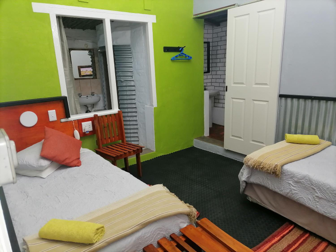 Bedroom 2, Aberdeen Self Catering, Cacadu
