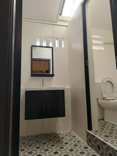 Bathroom, Beach Street by Plush, Pulau Penang