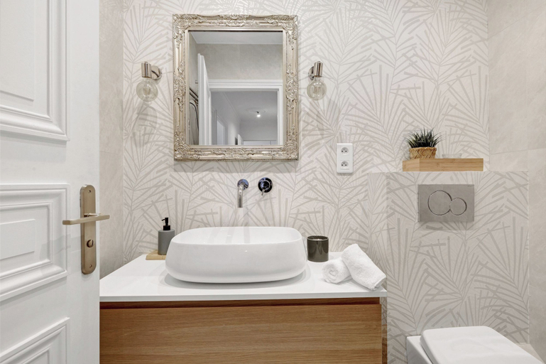 Bathroom 3, Stylish 2BR Near Faubourg Saint-Honoré, Paris