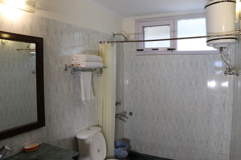 Bathroom 4, Woodsvilla Residency Ranikhet, Almora