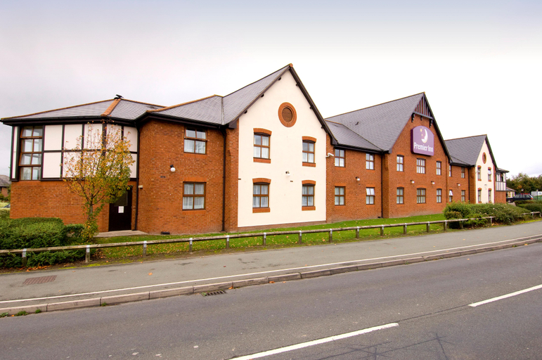 Exterior & Views 3, Premier Inn Chester Central - South East, Cheshire West and Chester