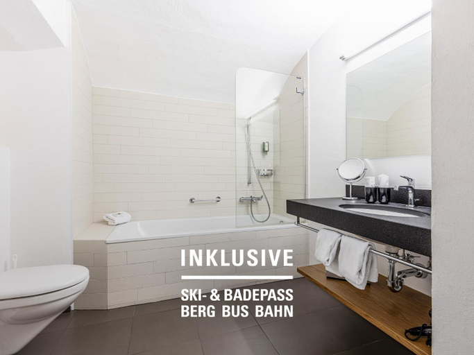 Bathroom 5, Engadiner Boutique-Hotel GuardaVal, Inn