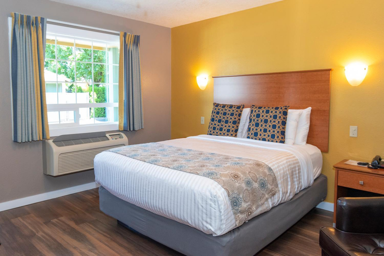 Others 2, Nordic Inn and Suites, Multnomah