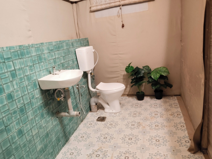 Bathroom 4, Goya Gate Beach Resort, North Goa