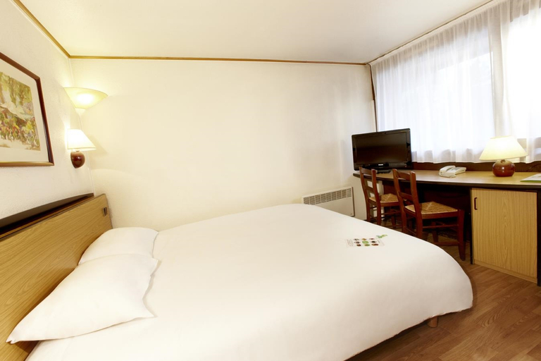 Bedroom 3, Campanile Beaune, Côte-d'Or