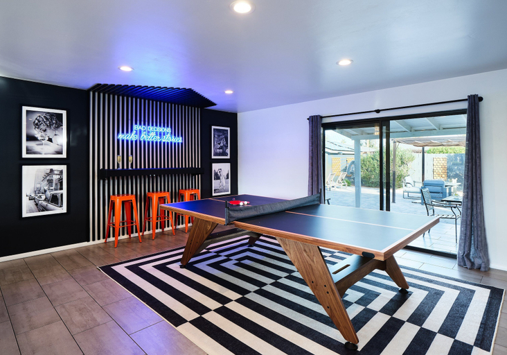 Interior 5, Disco in the Desert - Walk 2 Old Town - Pool Heat Available, Maricopa