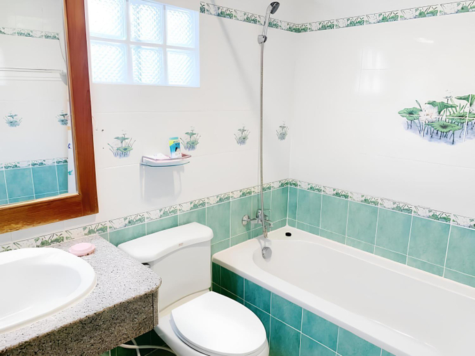 Bathroom, SUAN SANG CHAN RIVERSIDE RESORT, Muang Chumphon