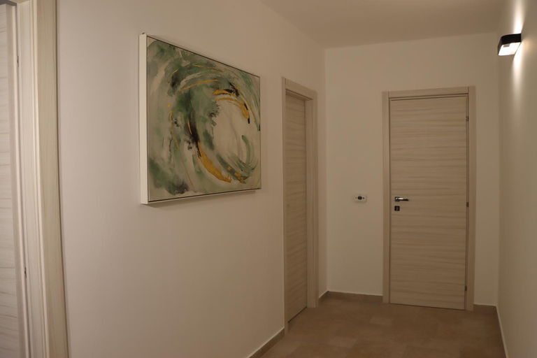 Others 2, Sisina's Suite, Lecce