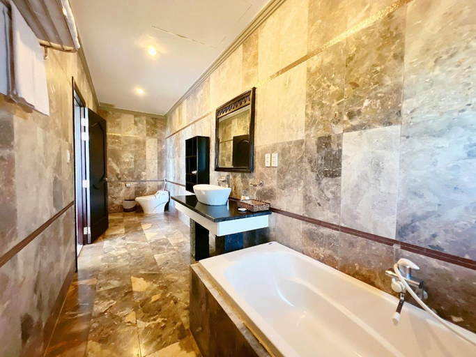Bathroom 4, Champa Resort & Spa, Phan Thiết
