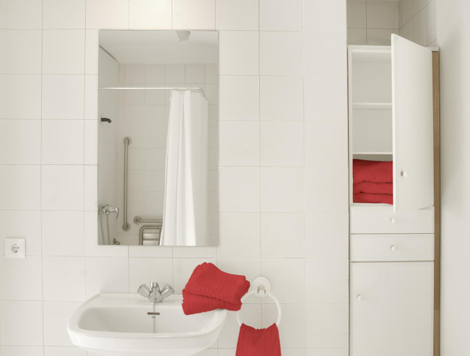 Bathroom, Residencia Universitaria Pare Claret, Girona