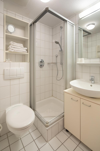 Bathroom 3, Appartement Haus Bracht- direkt am Kurplatz, Aurich