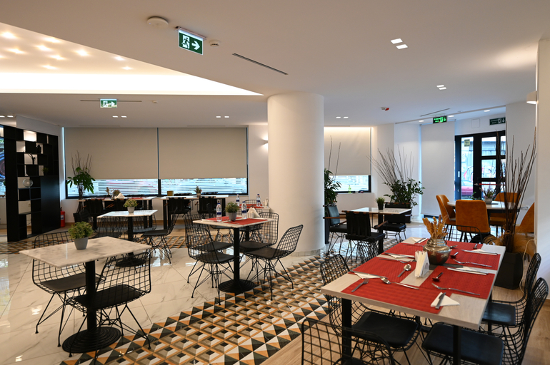 Food & Drinks 5, Urban Core Residence, Attica