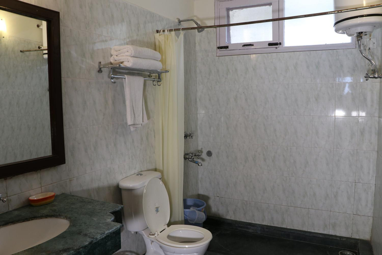 Bathroom 3, Woodsvilla Residency Ranikhet, Almora