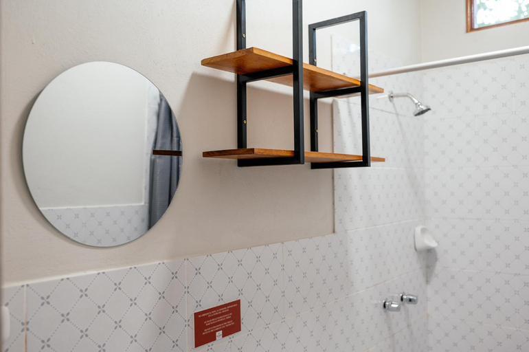 Bathroom 5, Taki Tambo Lodge, San Martín