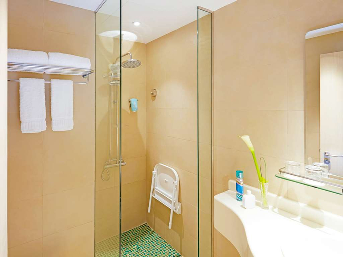 Bathroom 5, ibis Styles Makkah, Makkah