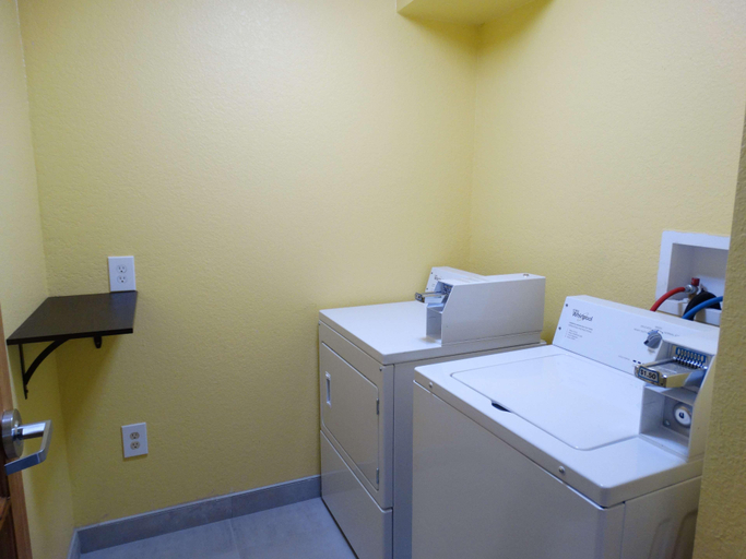 Bathroom, Best Western DeWitt, Clinton