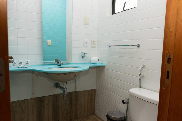 Bathroom 4, Arrey Executive Hotel, Teresina