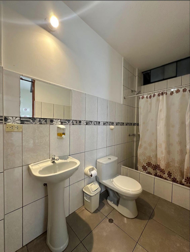 Bathroom, Hostal El Rey, Lima