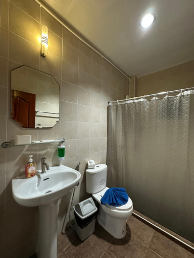 Bathroom 4, BT hotel, Phuket Island
