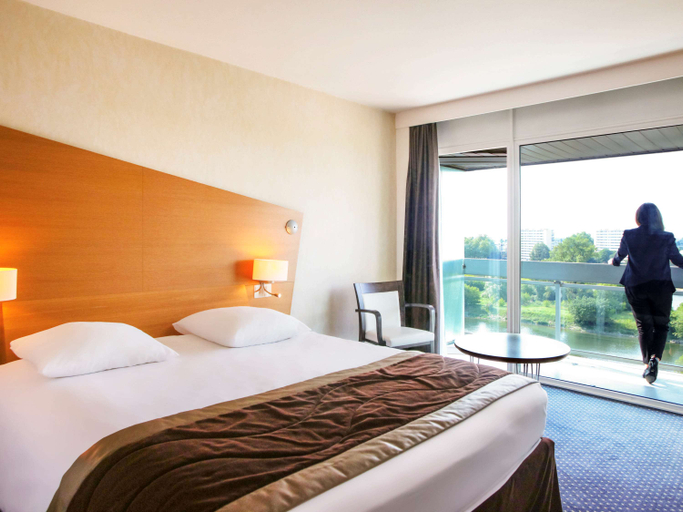 Bedroom 3, Mercure Orléans Centre Hotel, Loiret