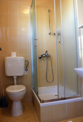 Bathroom 3, Bjelopera Rooms, Pojezerje