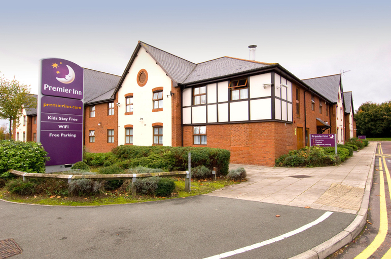 Exterior & Views 4, Premier Inn Chester Central - South East, Cheshire West and Chester