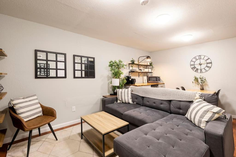 Others 4, Adorable 2-Bedroom Modern Basement, Denver
