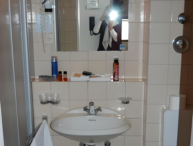 Bathroom 2, Marktschanke, Bad Dürkheim